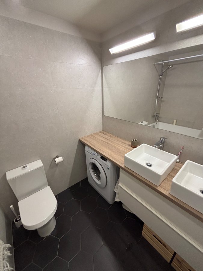 Modern apartment in city center - Image 3