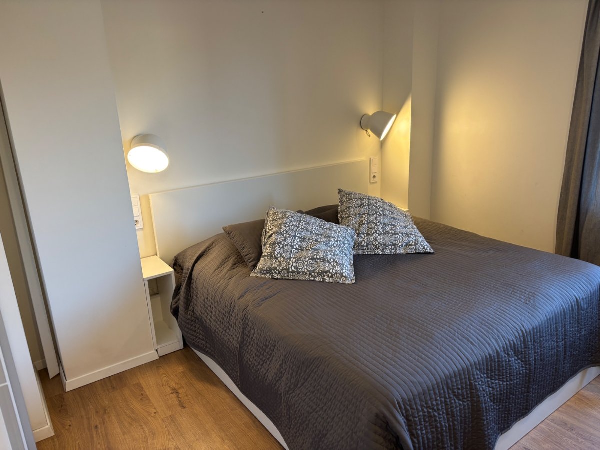 Modern apartment in city center - Image 6