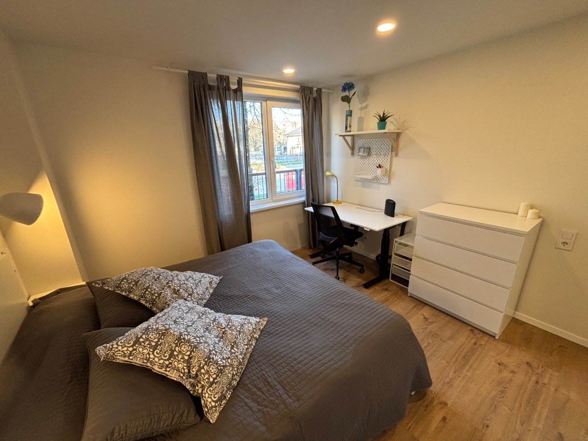 Modern apartment in city center - Image 7